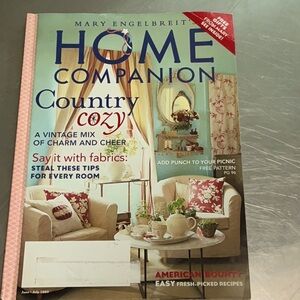 Mary Engelbreit’s HOME COMPANION. Magazine, Country Cozy 2005